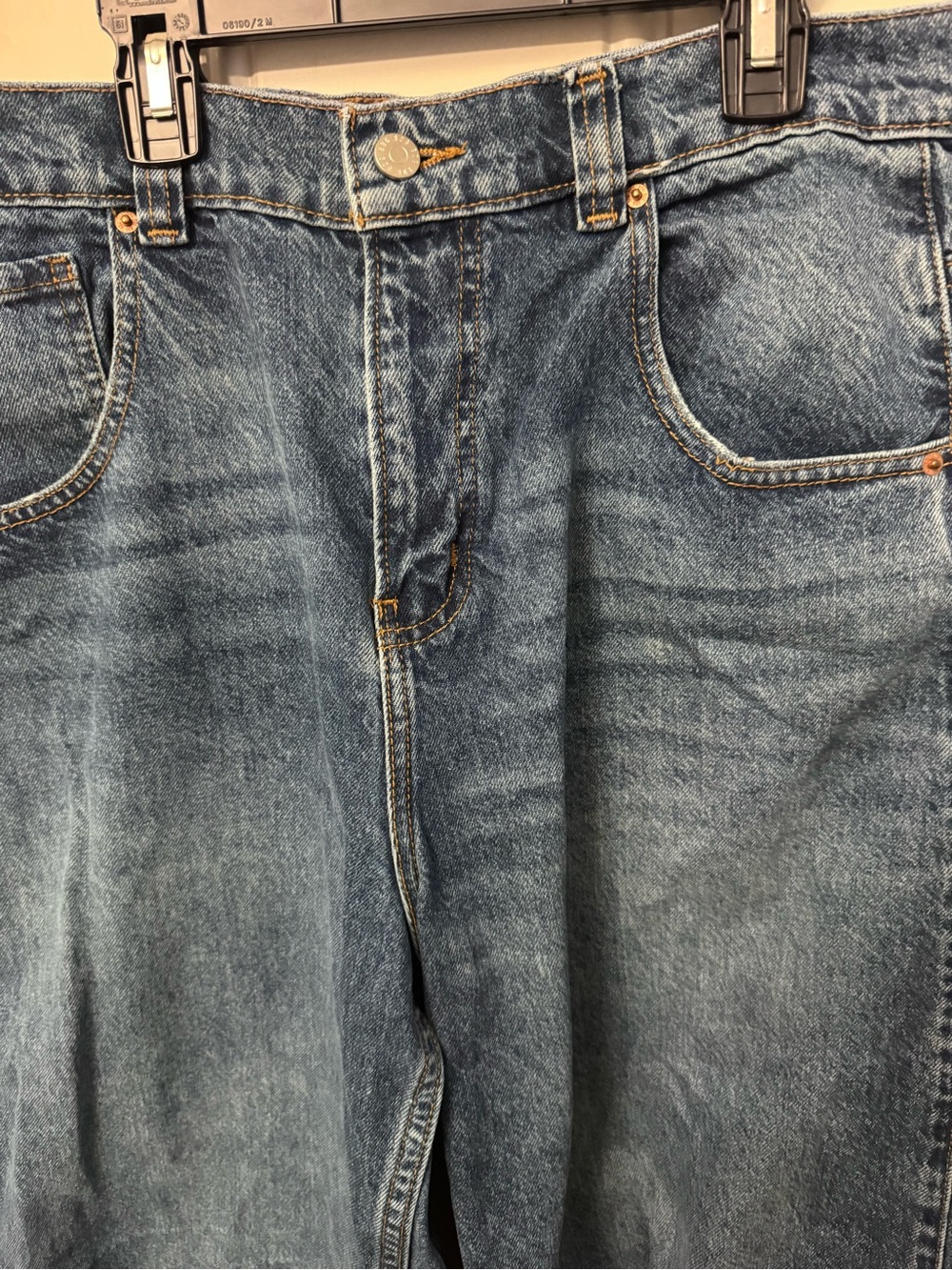 Women’s BDG Barrel Leg Jeans with Knee Panel Seam Size 29 - Picture 2 of 9